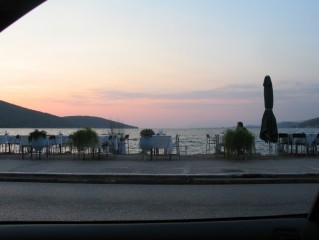 Pierwsze spojrzenie na Morze Śródziemne. Jeszcze z samochodu. - Moje zdjęcia i blogi z podróży i wypraw