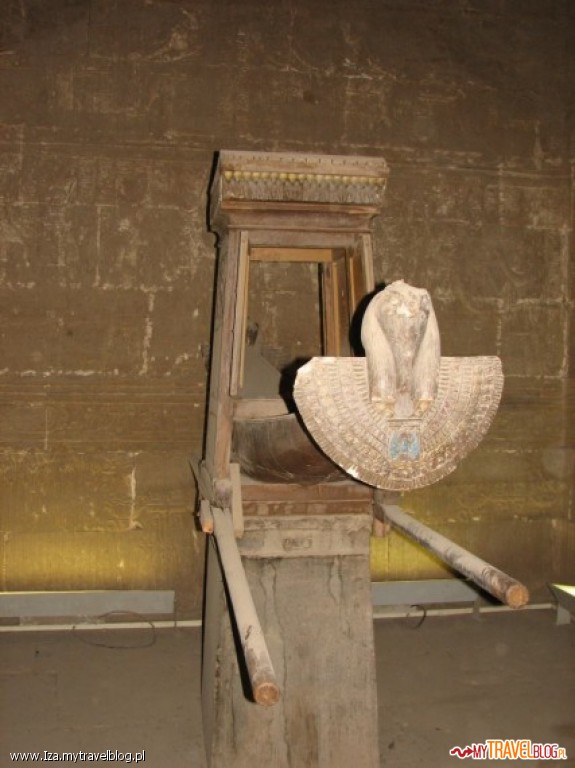 Arka w świątyni Horusa