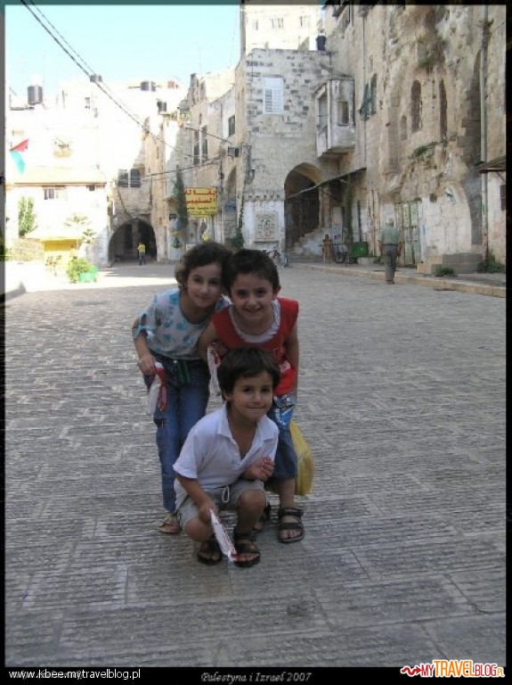Dzieci Nablusu - zawsze chętne do pozowania