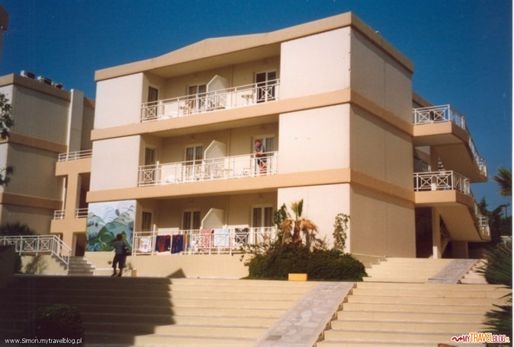 Hotel Eri Village