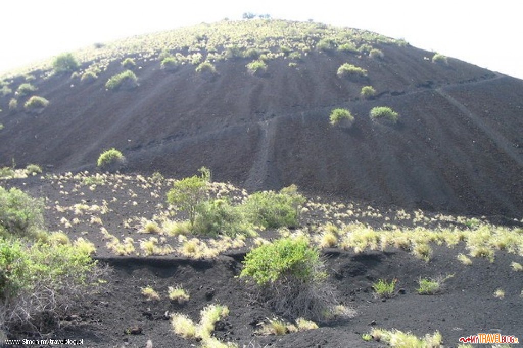 Pasmo wulkaniczne - wzgórza Chyulu.