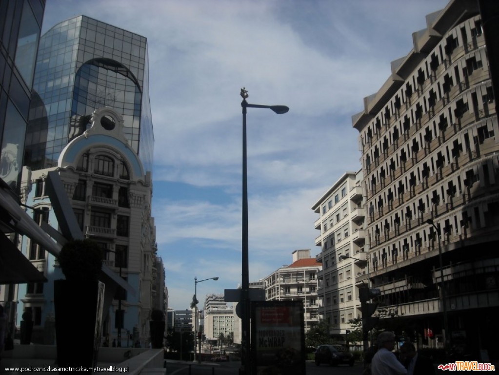 Rua Alexandre Herculano (prowadząca do Avenida da Liberdade)