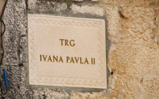  Plac Jana Pawła II w Trogirze