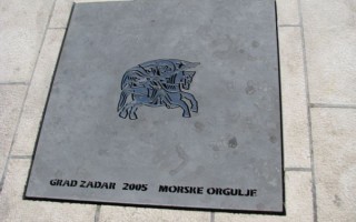  zwiedzanie Zadaru-szczeg. unikatowe Morske Orgulje, czyli jedne z pierwszych powstałych organów morskich (grających) na świecie