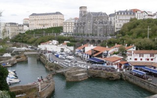  Port de Pêcheurs & Église St-Eugénie