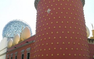  Teatre-Museu Dalí