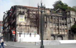  ruiny na Avenida D. Alfonso Henriques prowadząca do katedry Sé