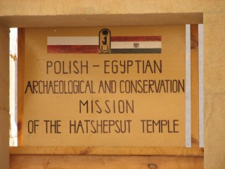 Polski akcent w świątyni Hatszepsut - Moje zdjęcia i blogi z podróży i wypraw