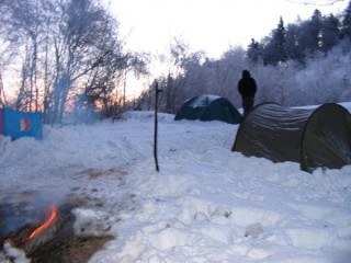 A gdy spadnie śnieg namiot staje się długo wyczekiwanym w trakcie wędrówki miejscem odpoczynku.. (Pieniny) - Moje zdjęcia i blogi z podróży i wypraw