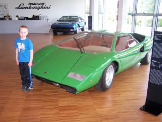Muzeum Lamborghini- historia supersamochodu w jednym miejscu. - Moje zdjęcia i blogi z podróży i wypraw