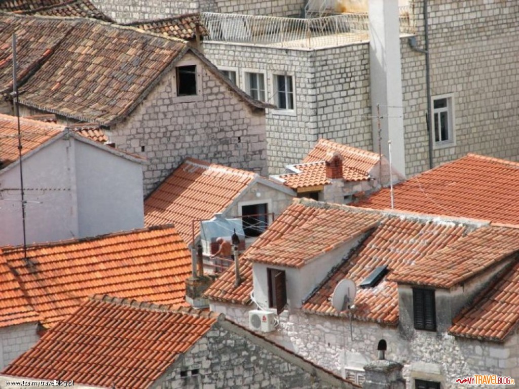 Czerwone dachy Trogiru