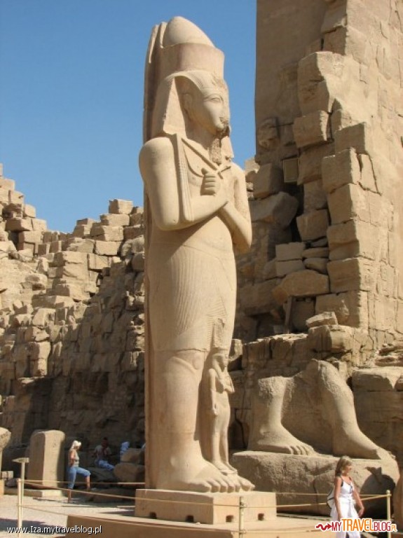 Posąg Ramzesa w Karnaku