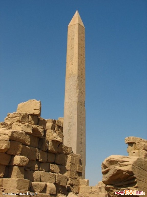 Obelisk królowej Hatszepsut w Karnaku