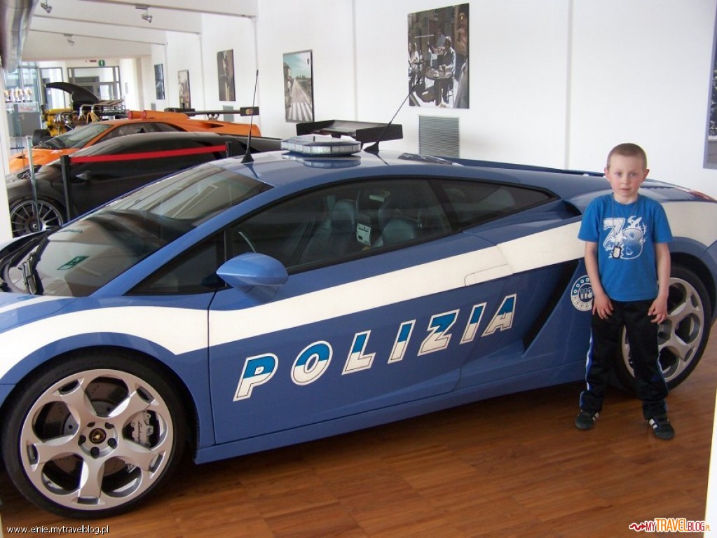 Galardo-jeden z najszybszych samochodów policyjnych.