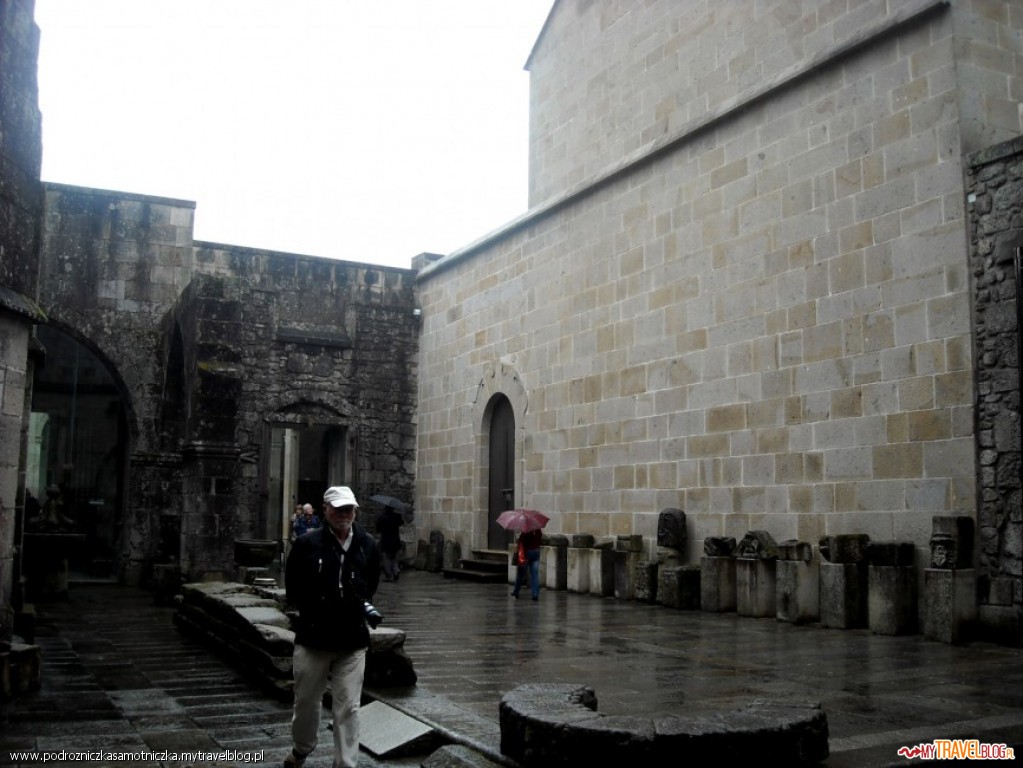 Braga-dziedziniec katedry prymasowskiej